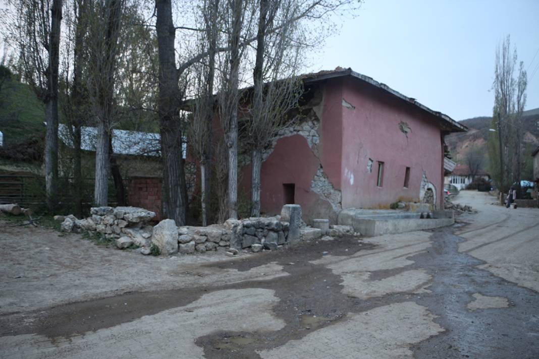 Tokat depremlerinin ardından ortaya tarih çıktı! Üzeri sıva ile kapatılmış 2